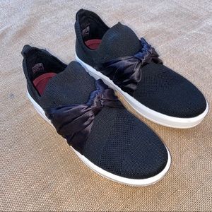 Mark Nason platform sneakers size 6 in black